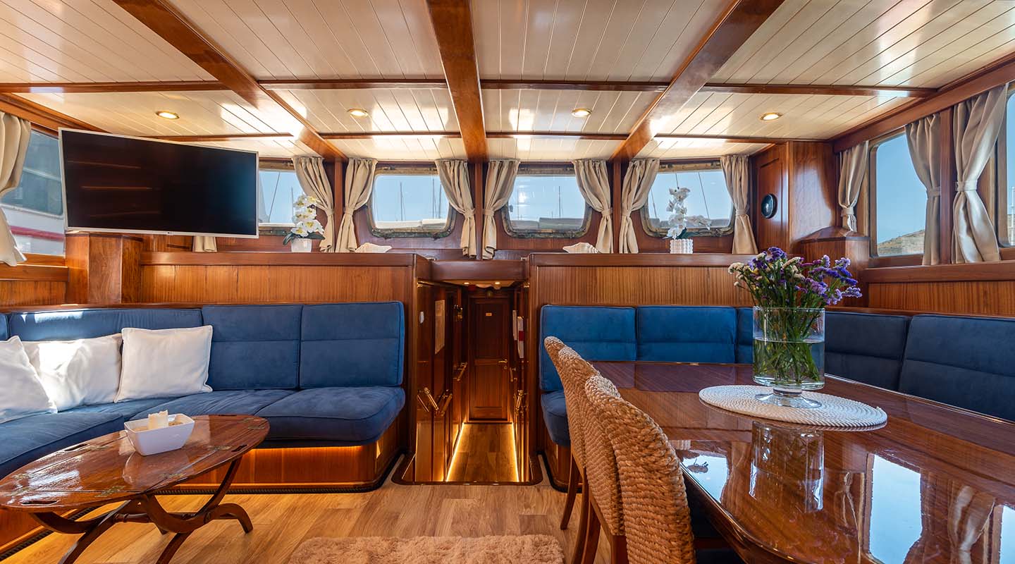 levante_yacht