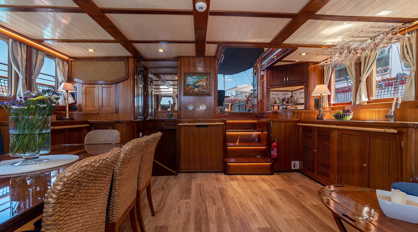 levante_yacht