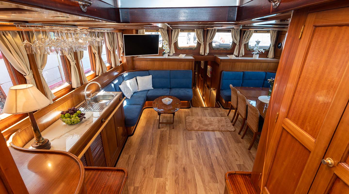 levante_yacht