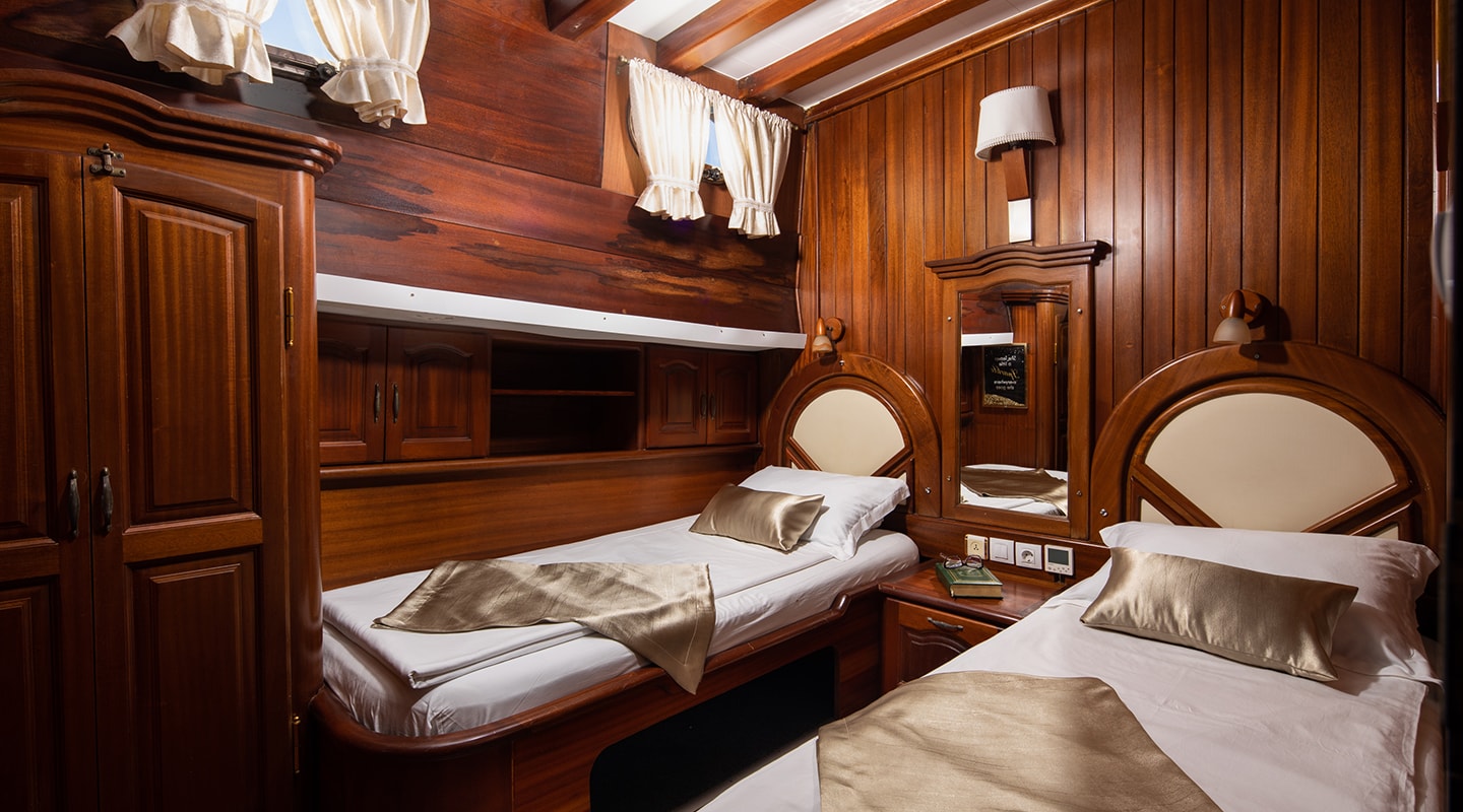 levante_yacht