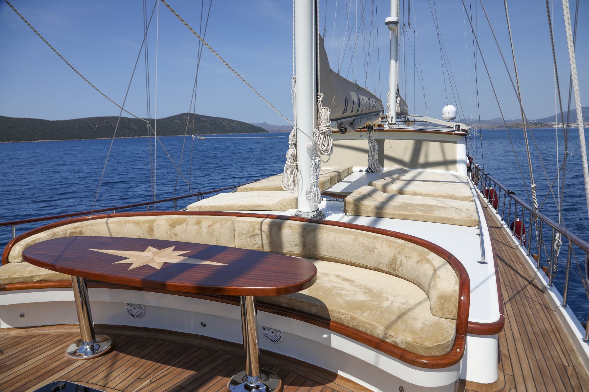 levante_yacht