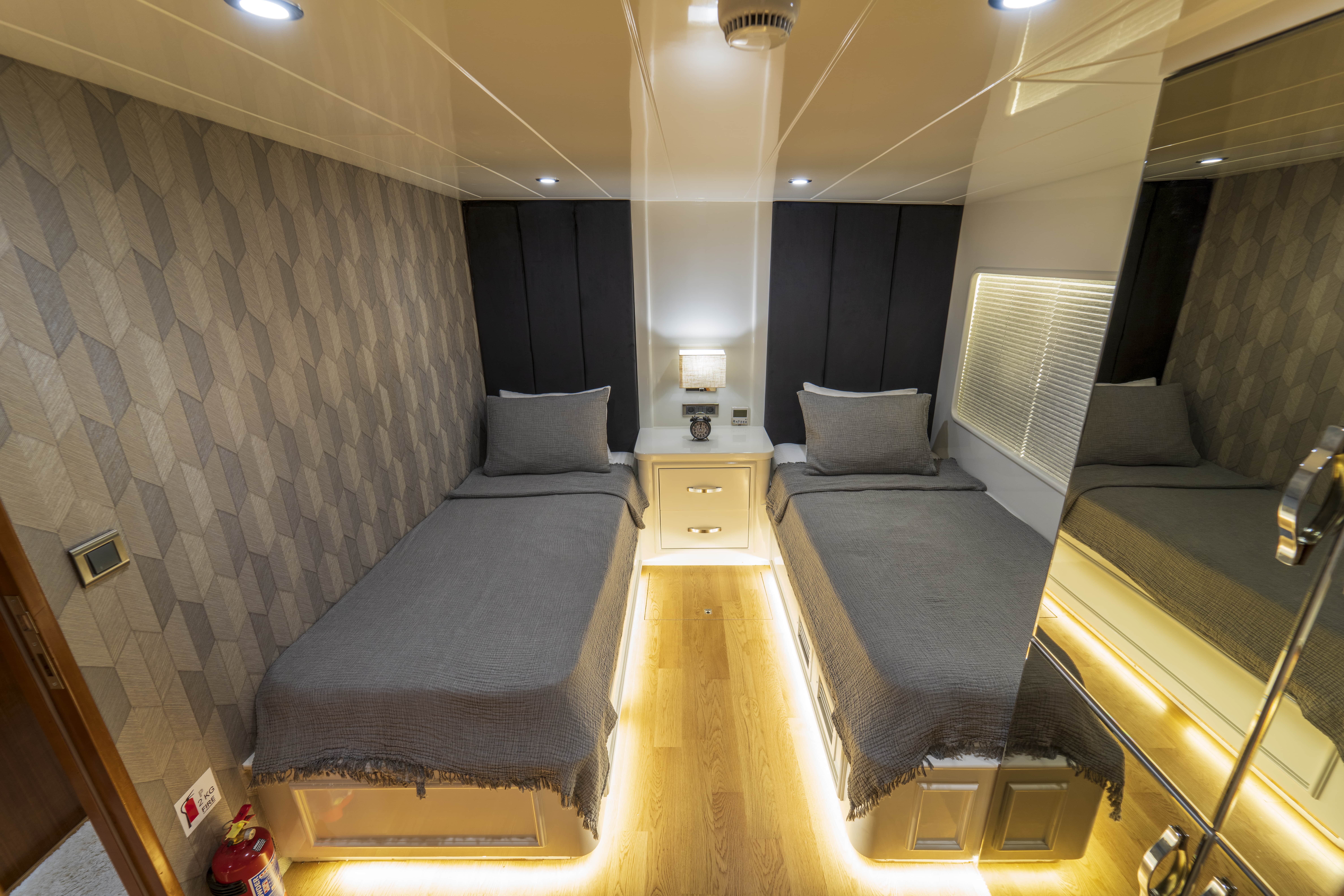 levante_yacht