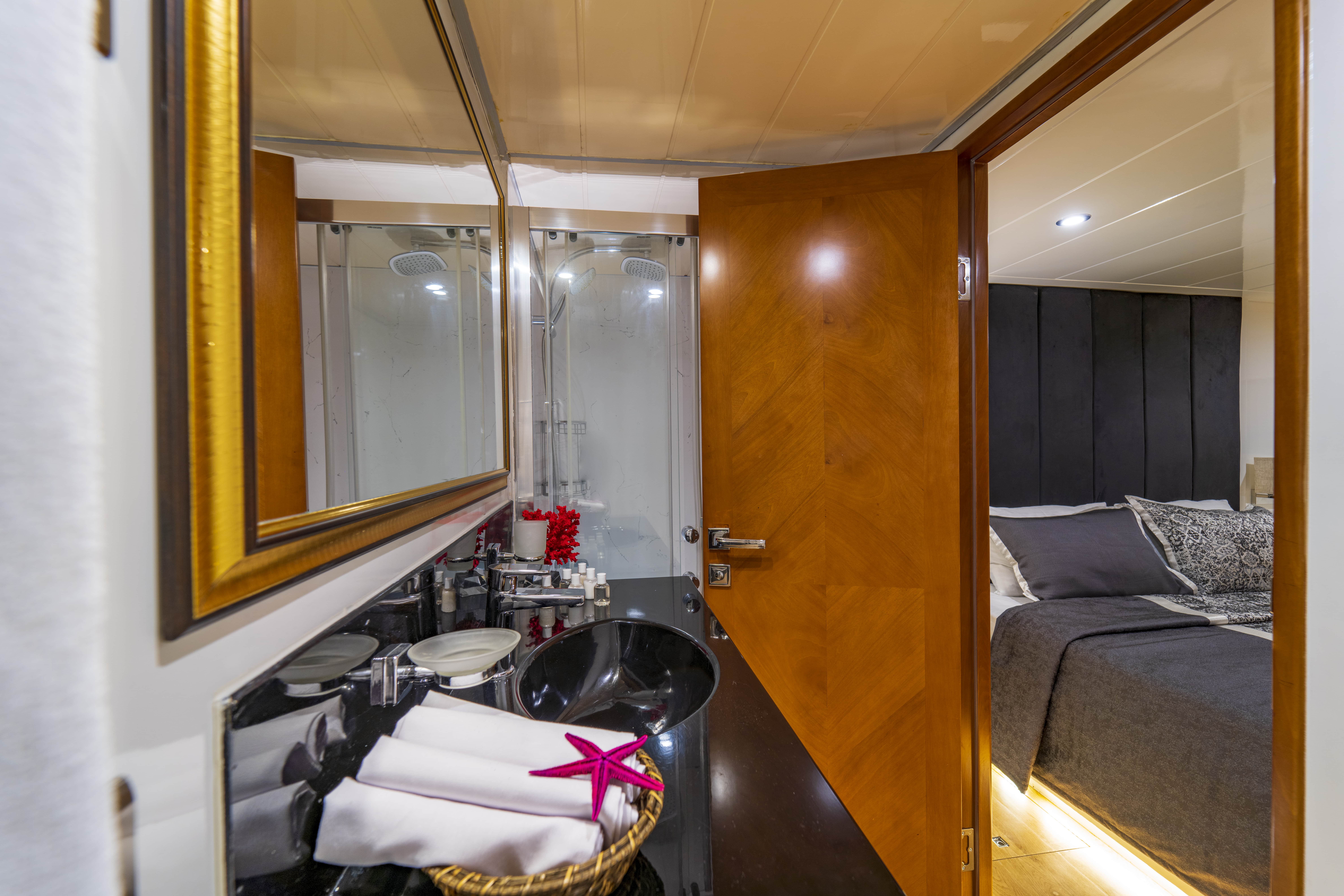 levante_yacht
