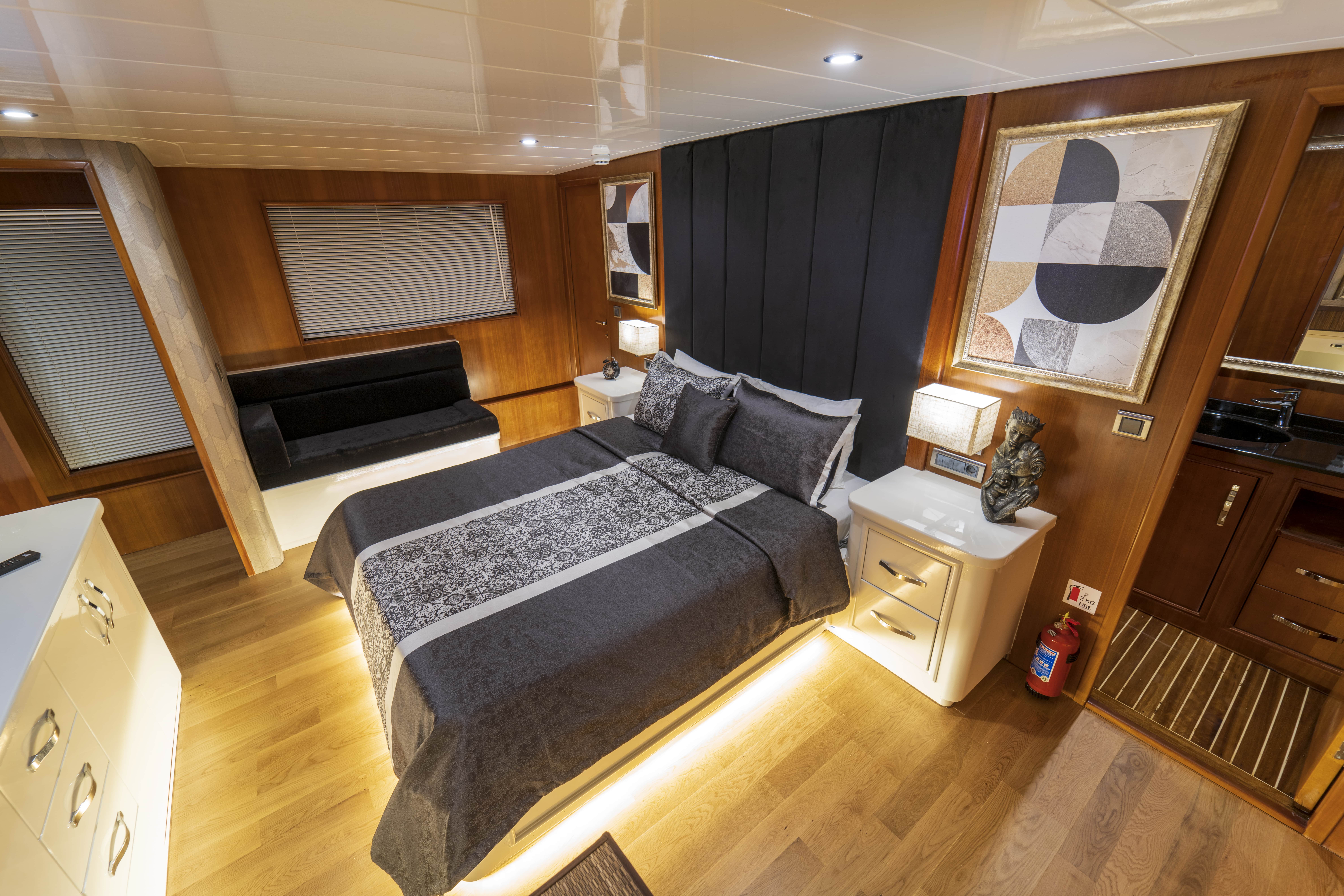 levante_yacht