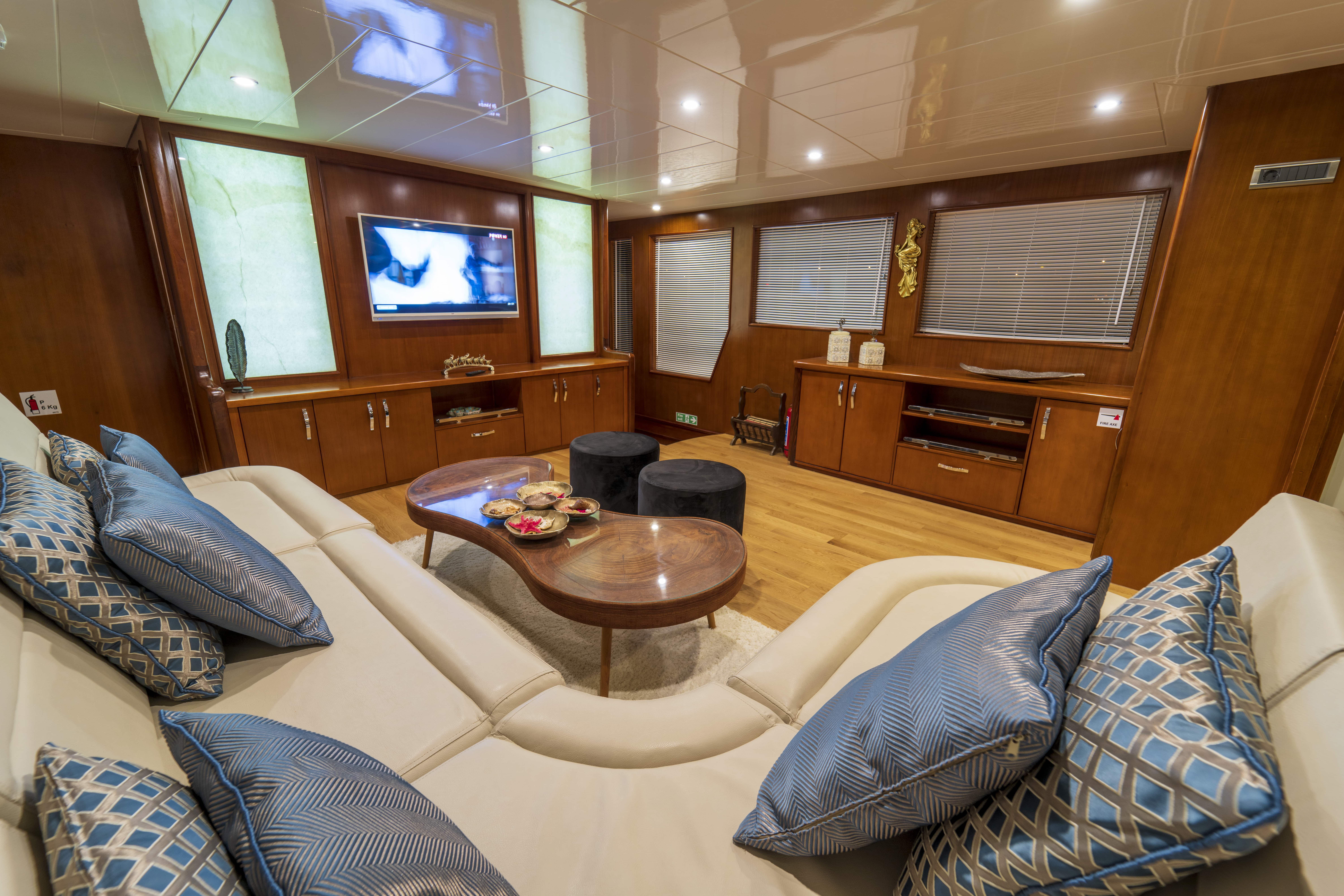 levante_yacht