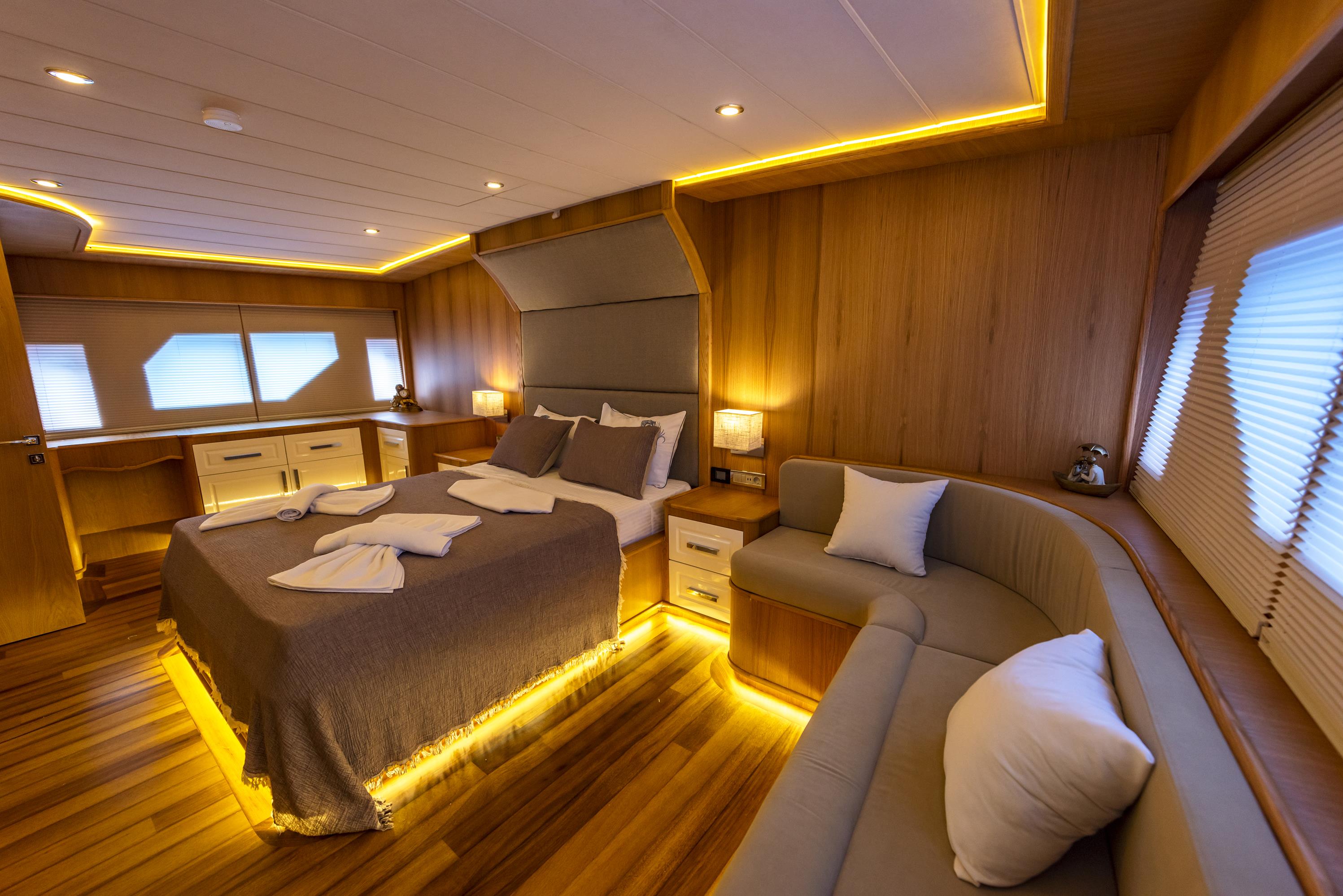 levante_yacht