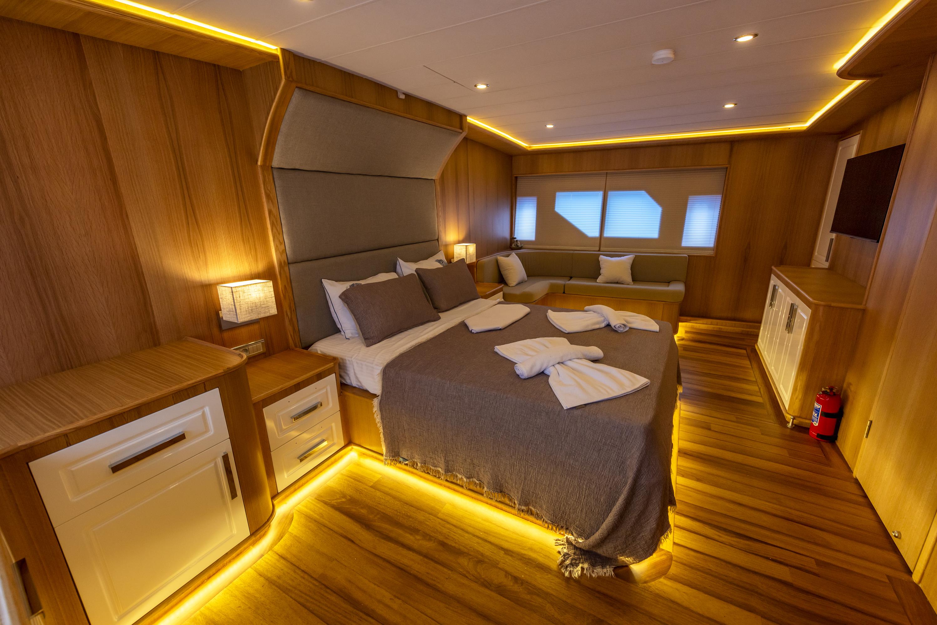 levante_yacht