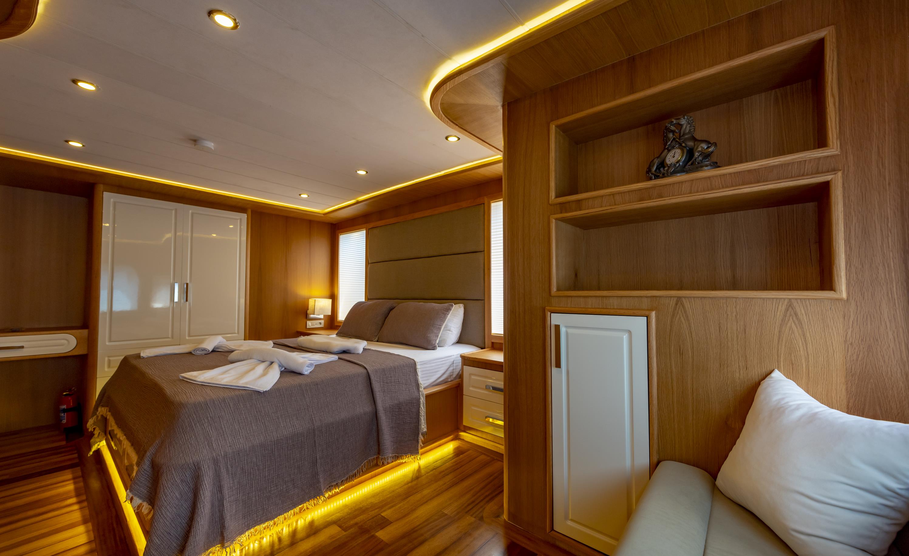 levante_yacht