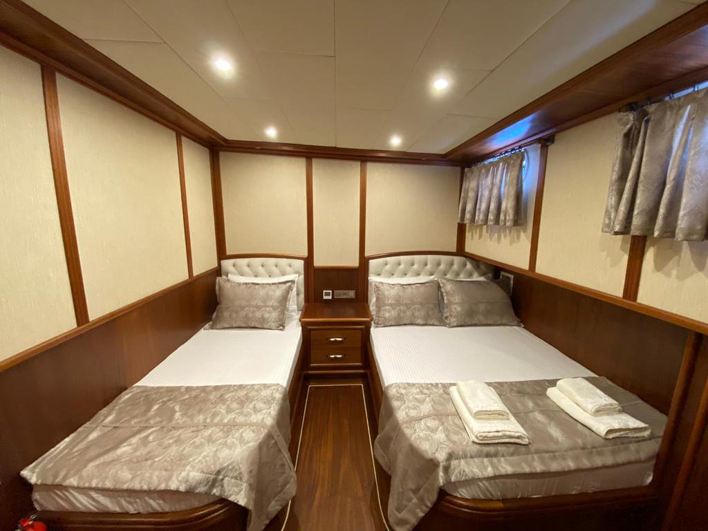levante_yacht