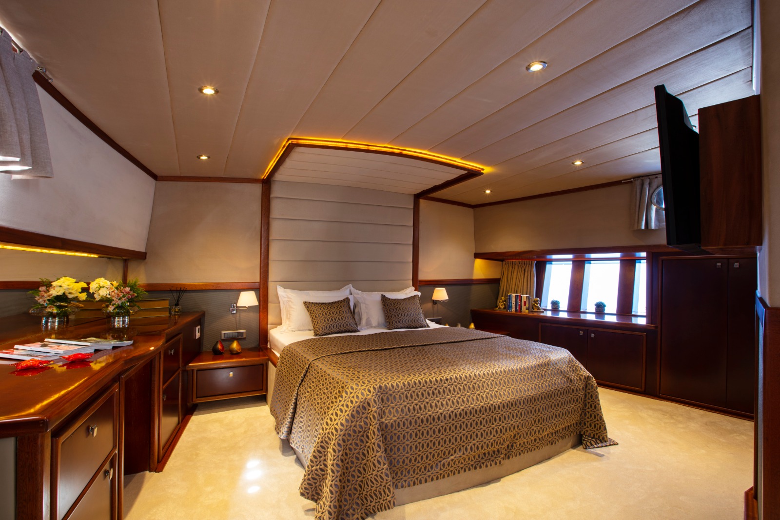 levante_yacht