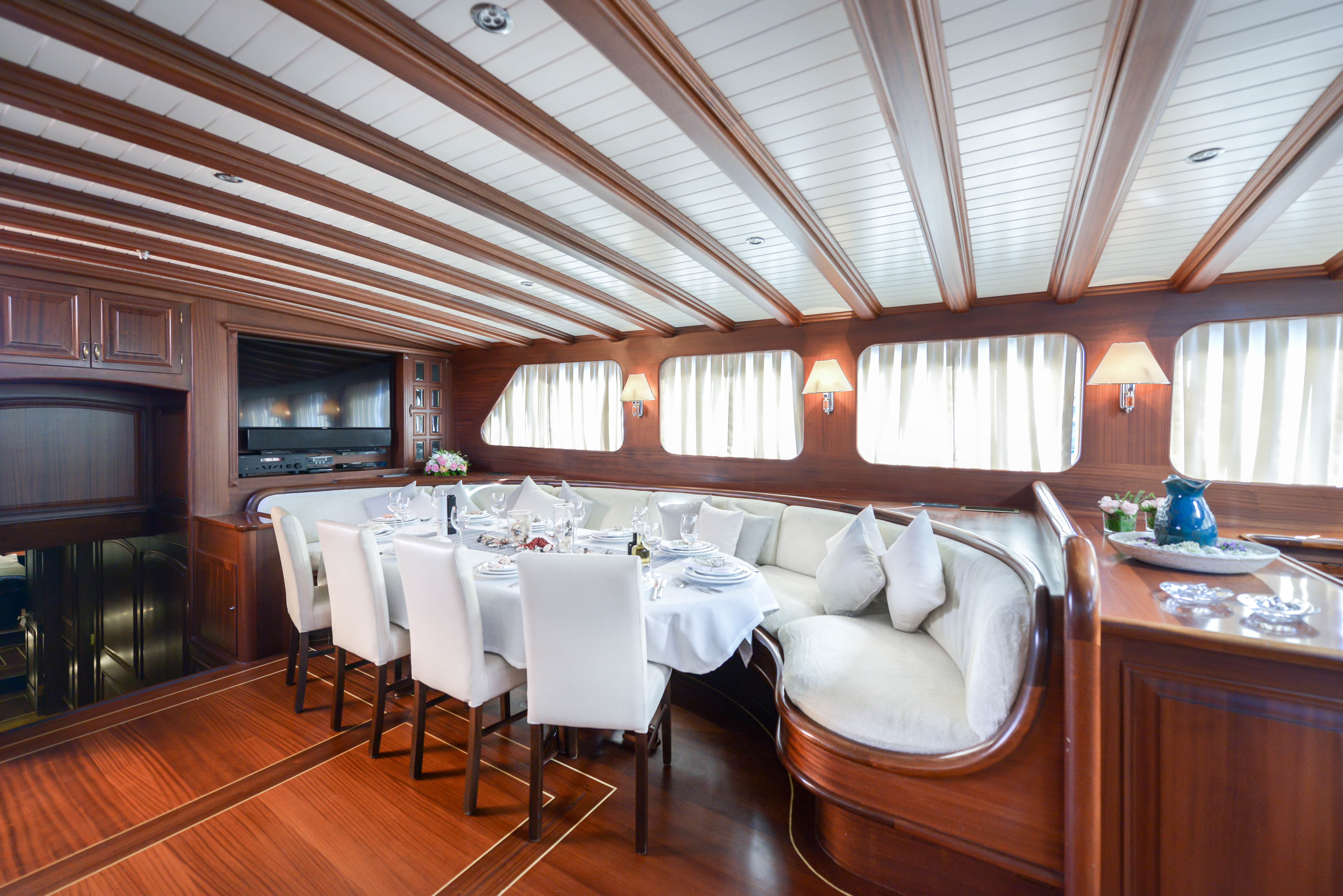 levante_yacht