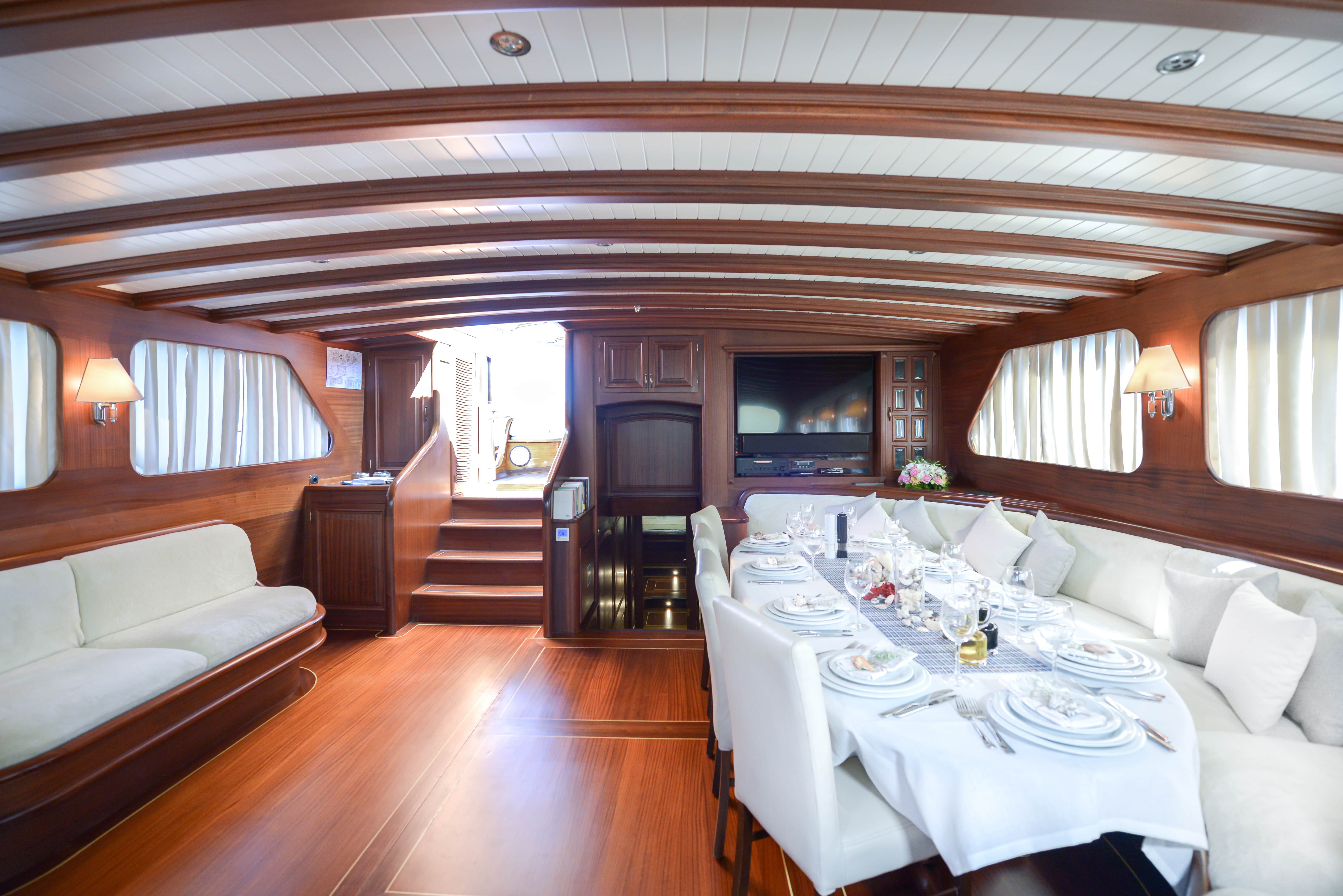 levante_yacht