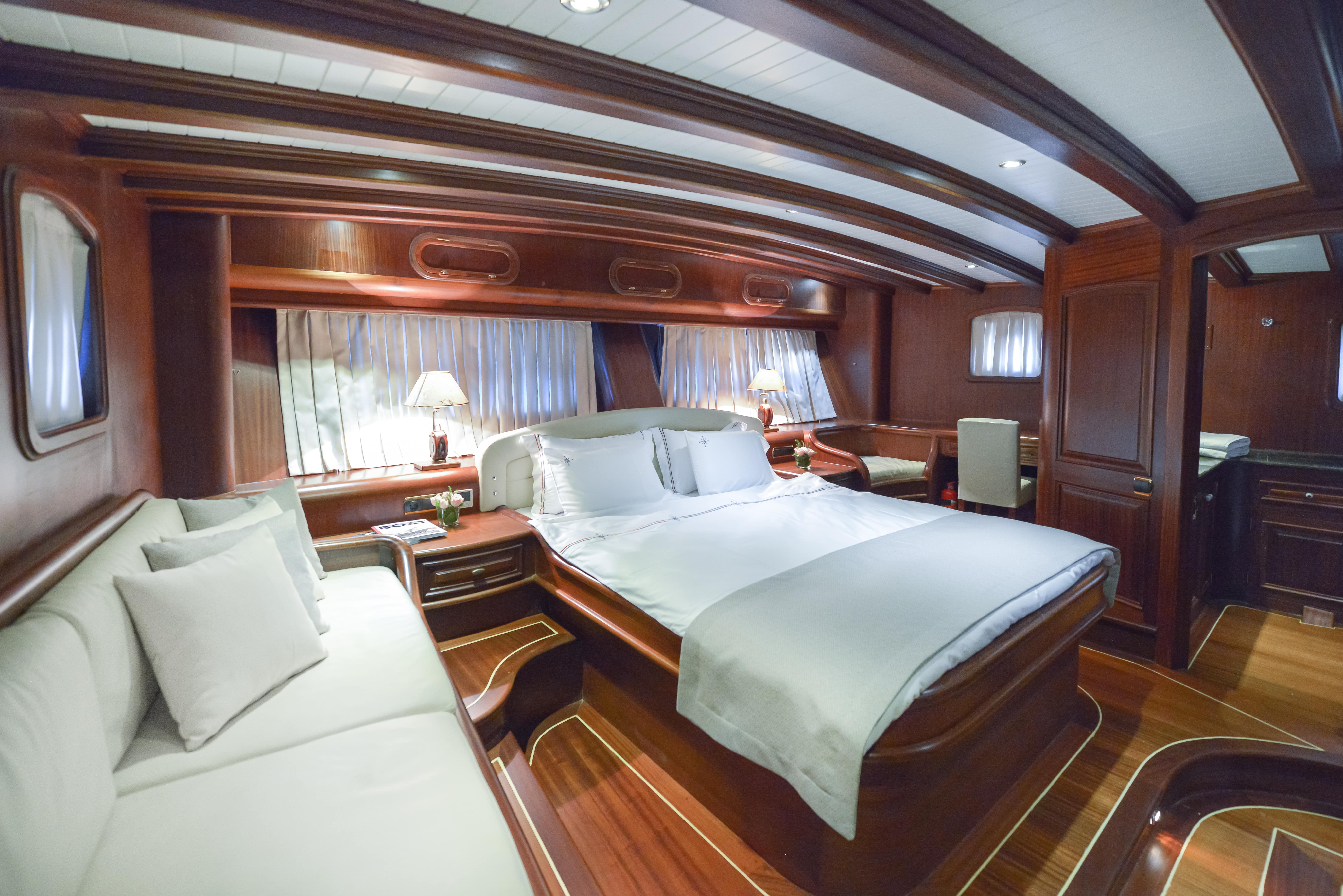 levante_yacht