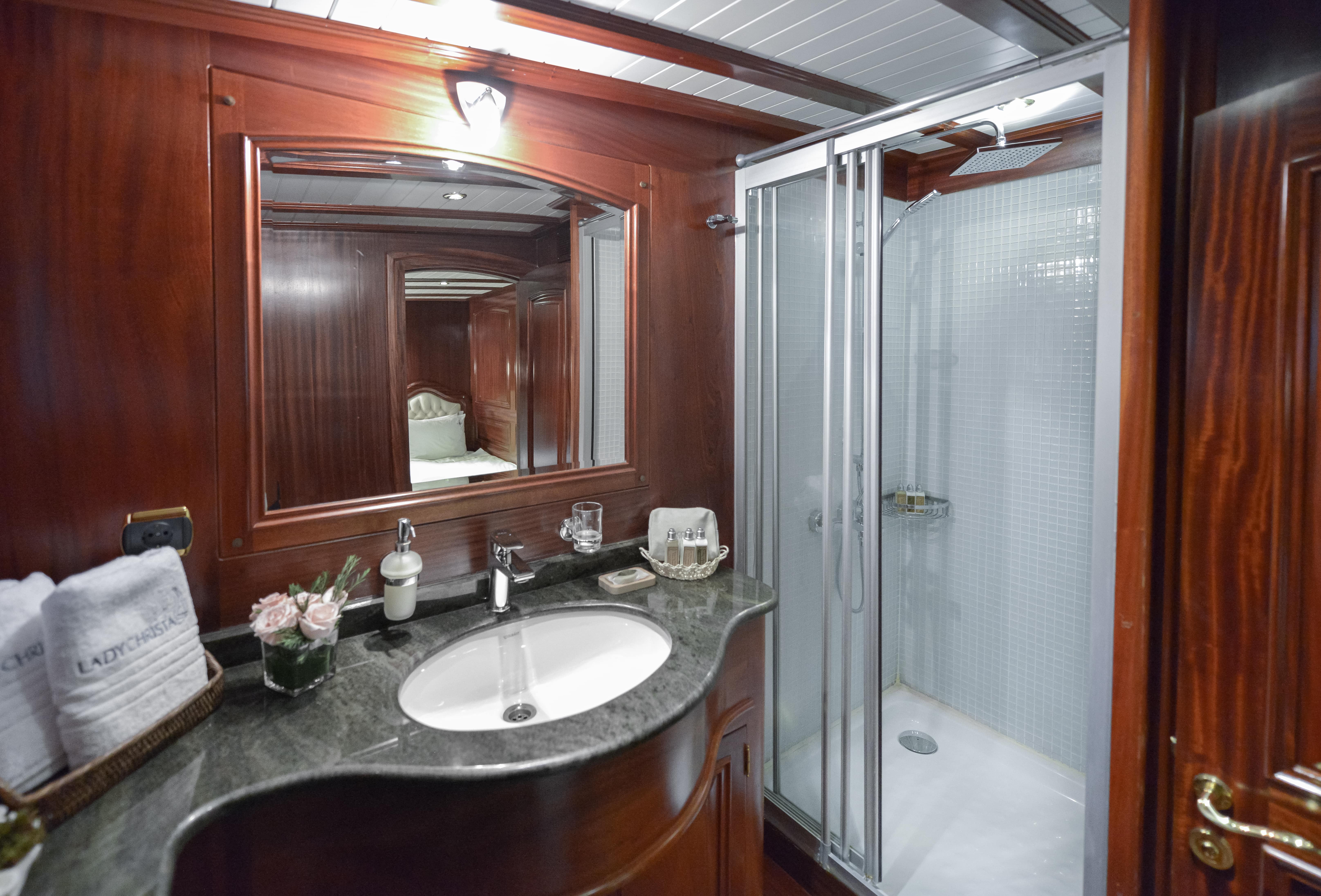 levante_yacht