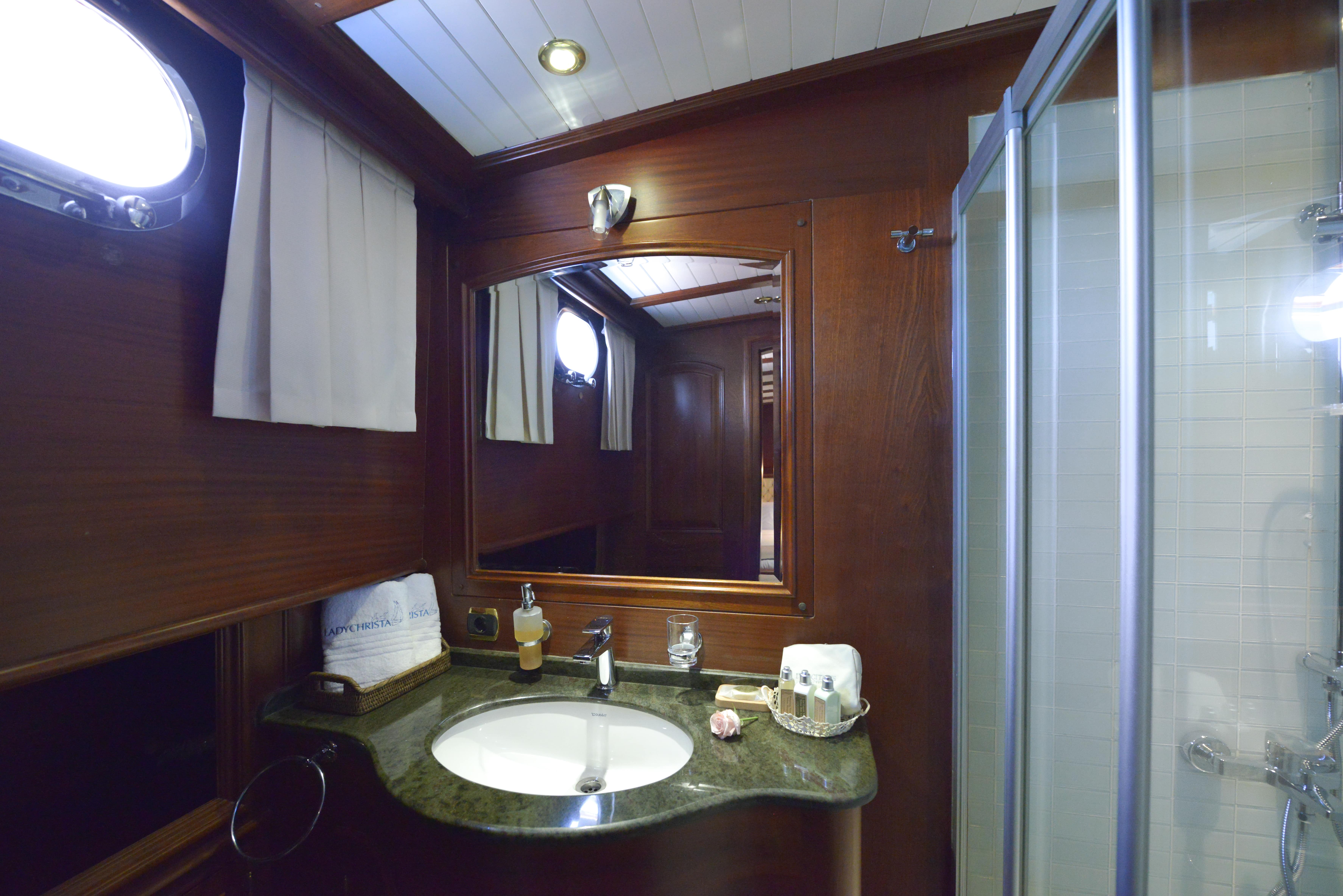 levante_yacht