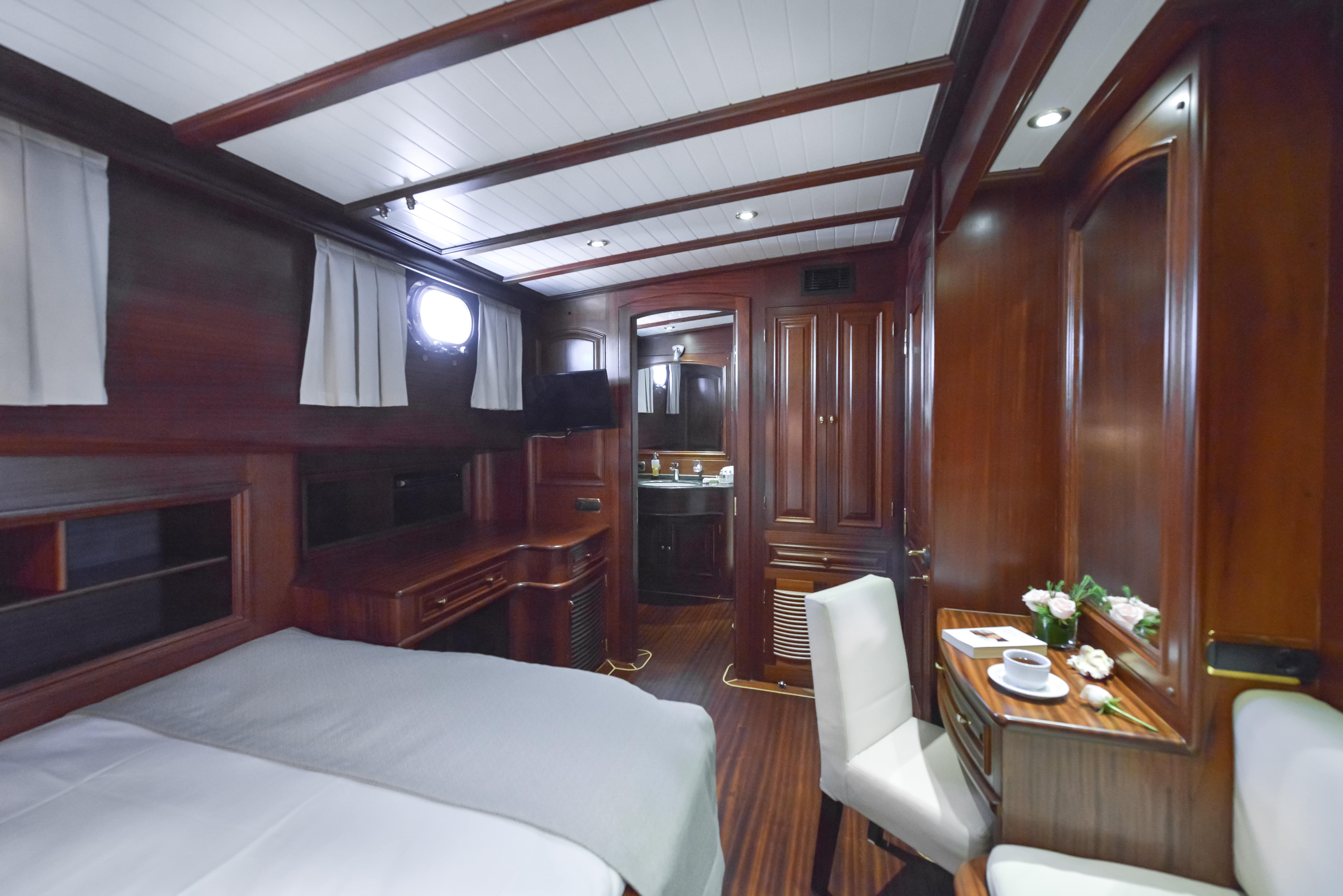 levante_yacht