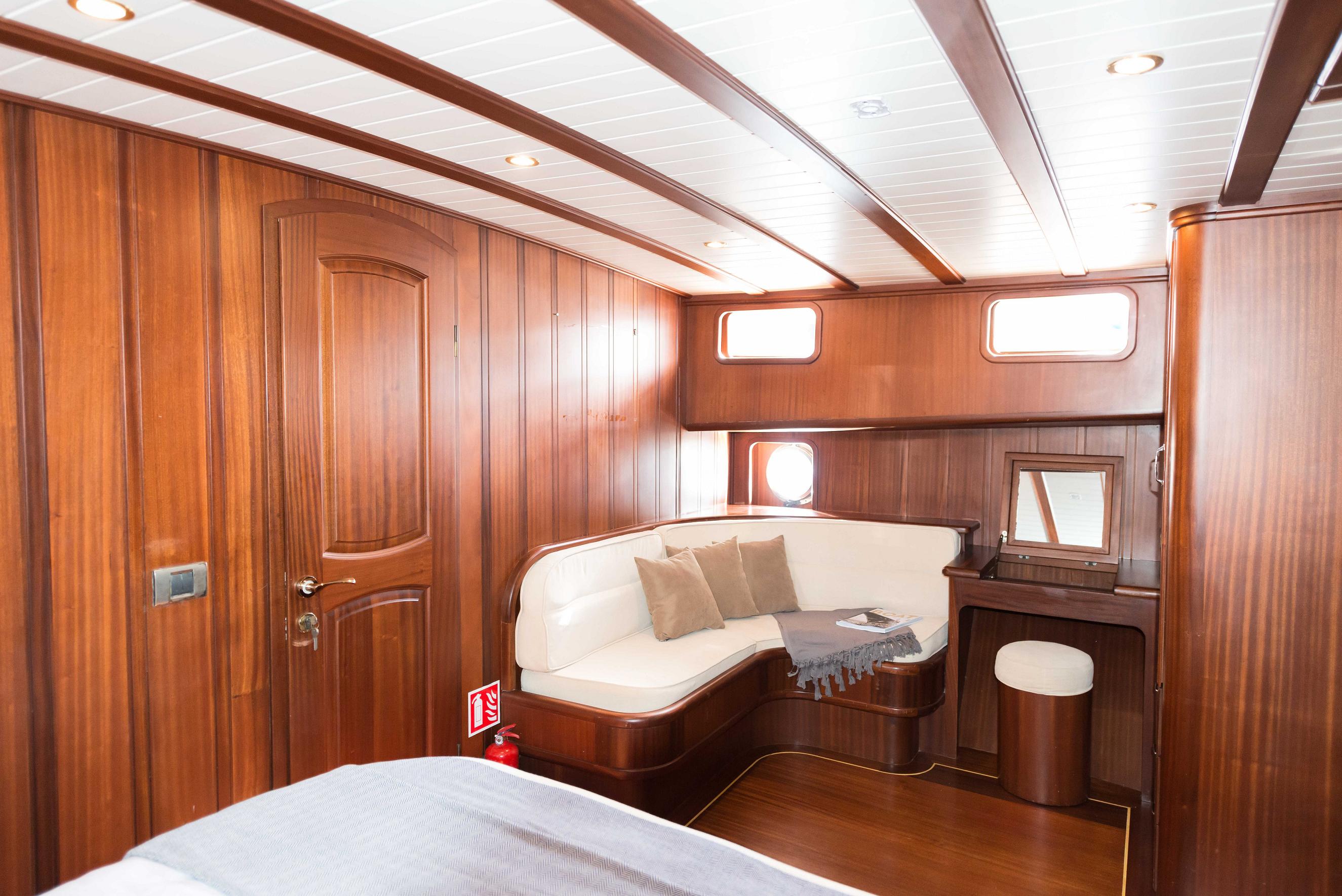 levante_yacht