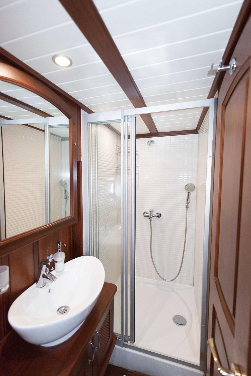 levante_yacht