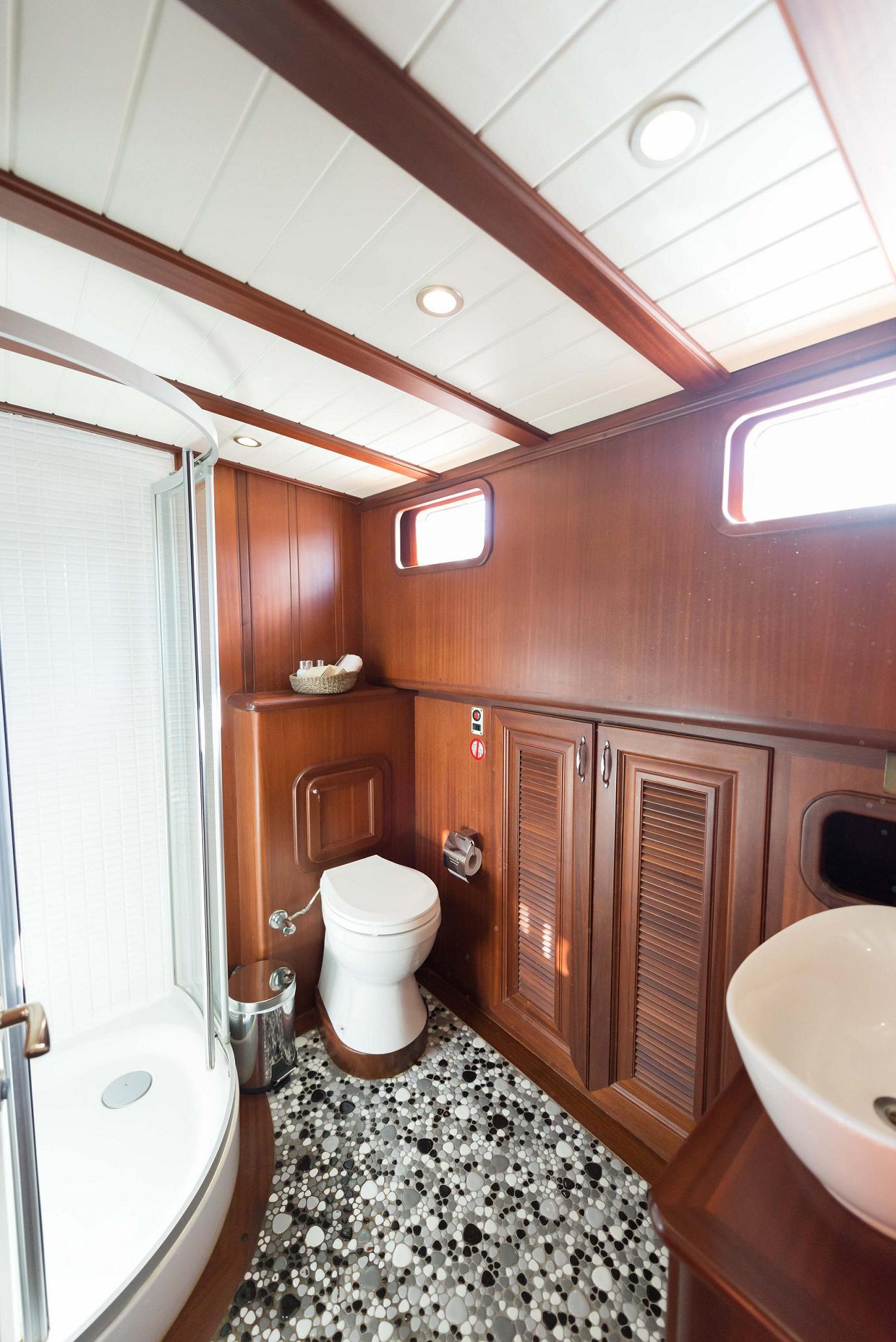 levante_yacht