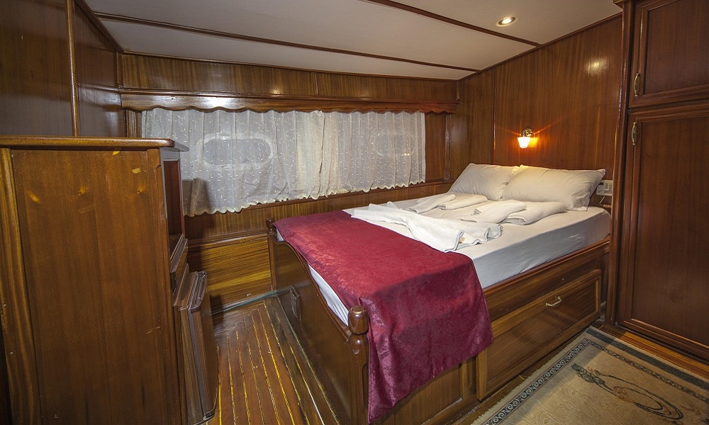 levante_yacht
