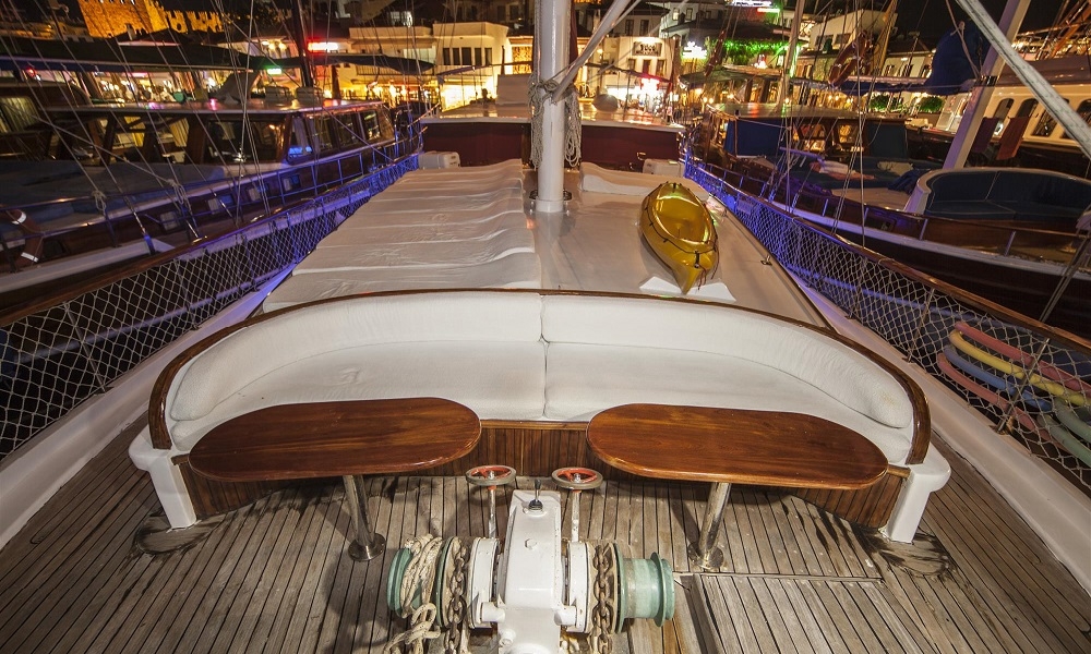 levante_yacht