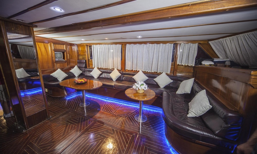 levante_yacht