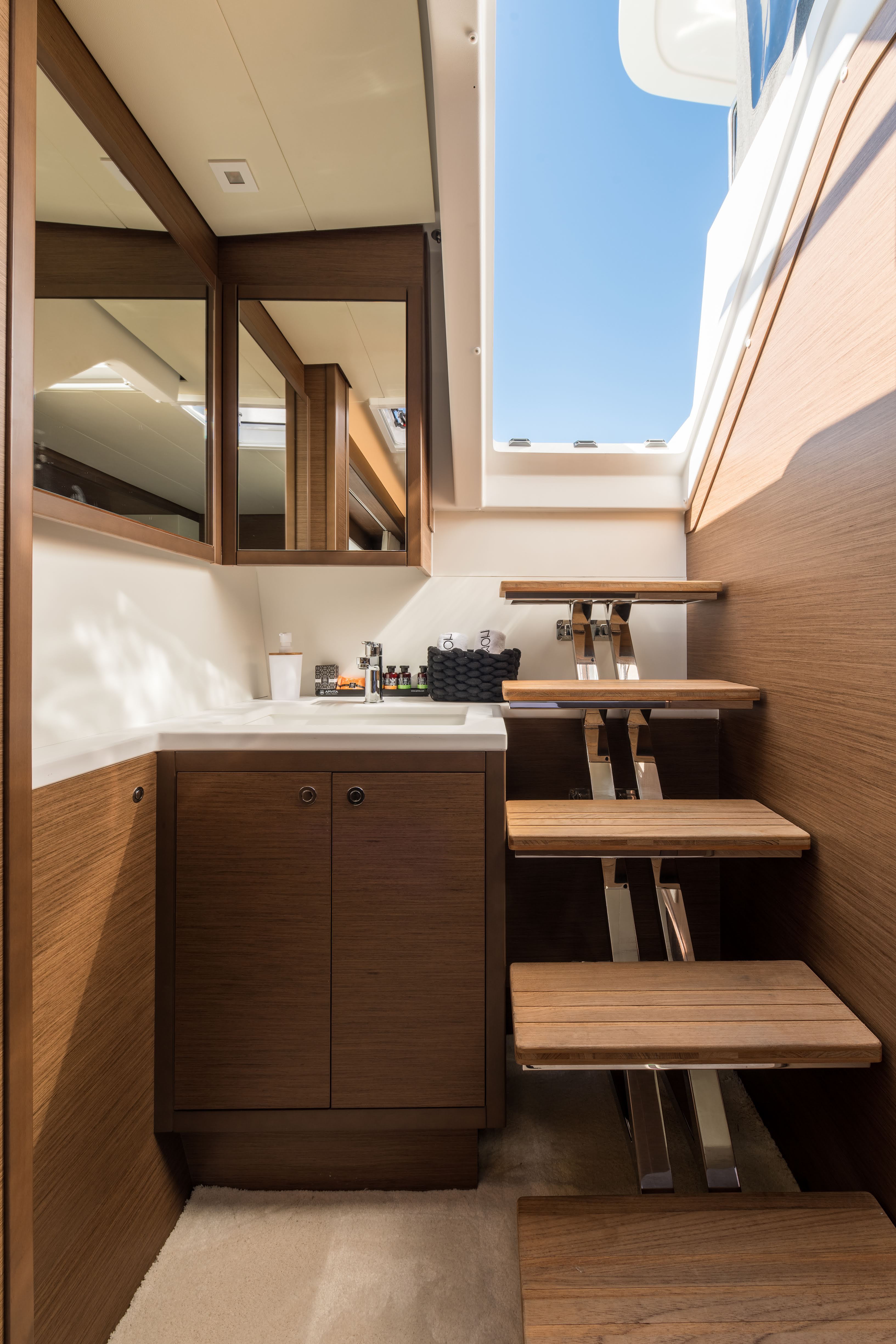 levante_yacht