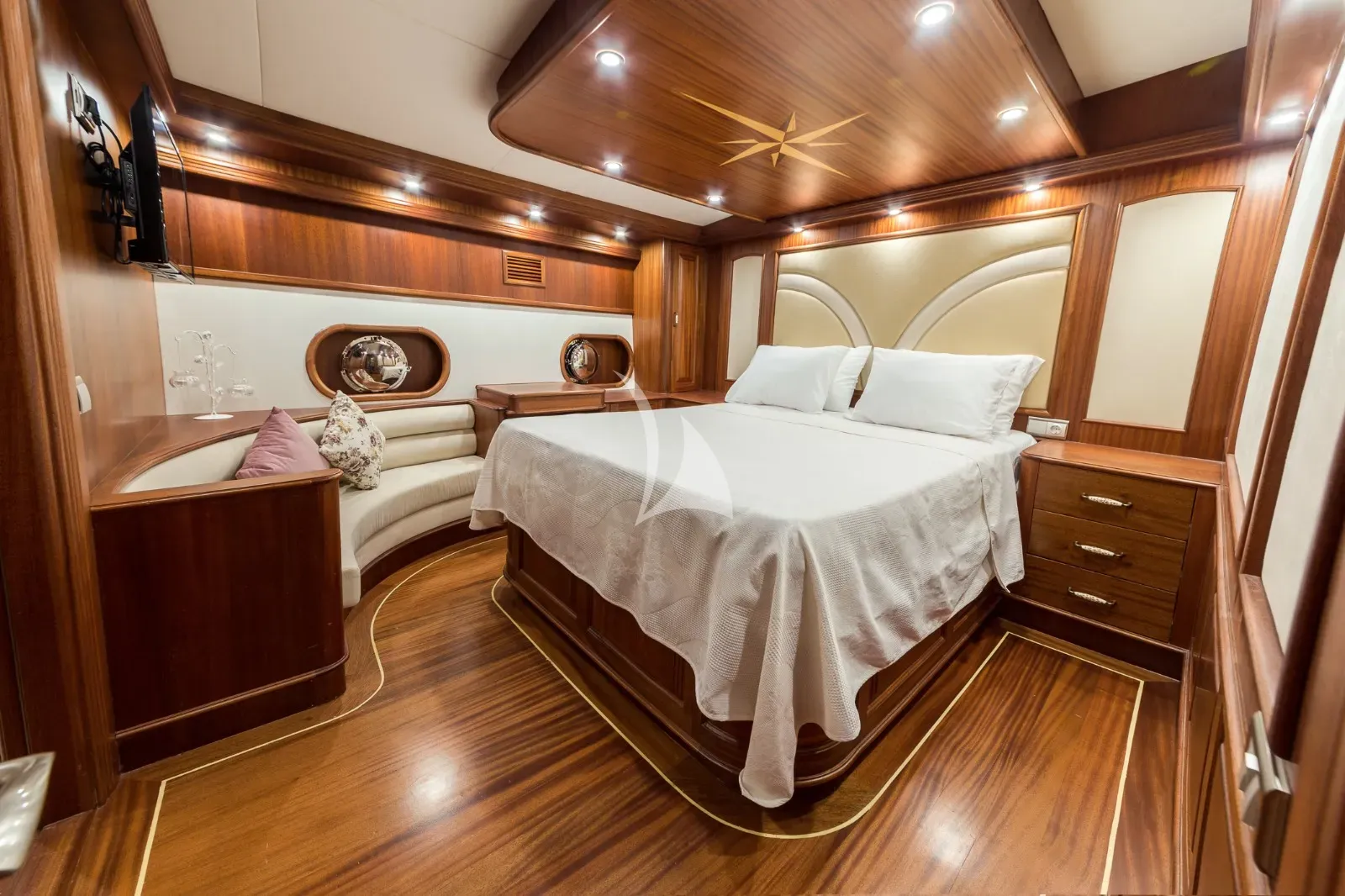 levante_yacht