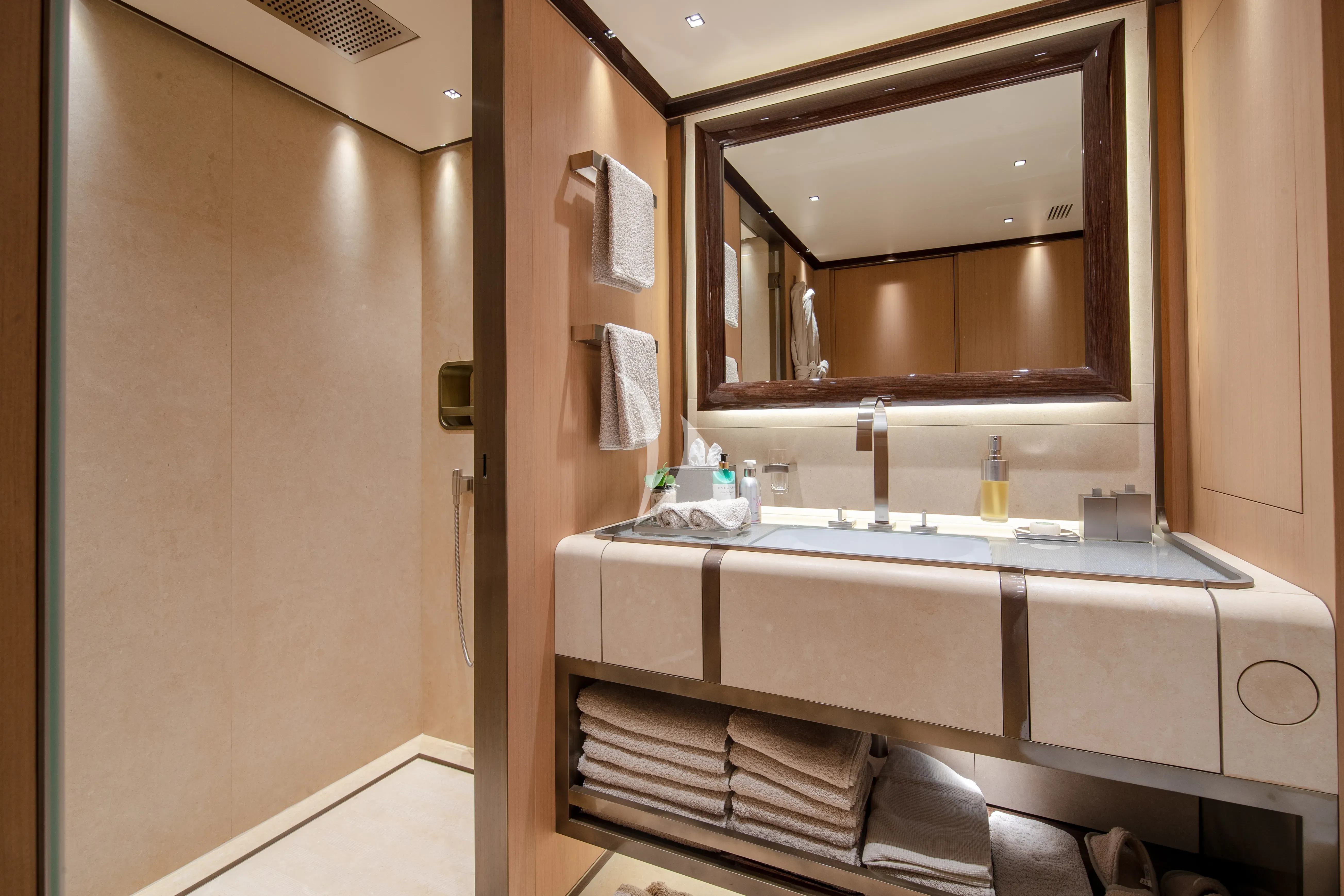 levante_yacht